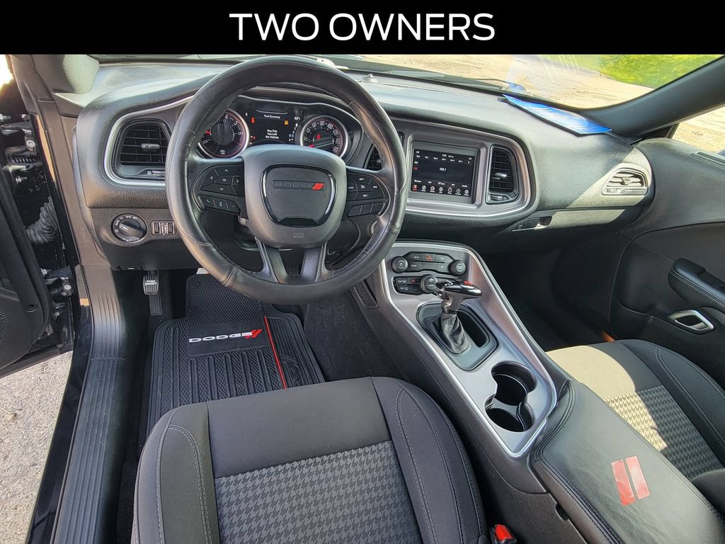 Used 2019 Dodge Challenger SXT RWD image 9