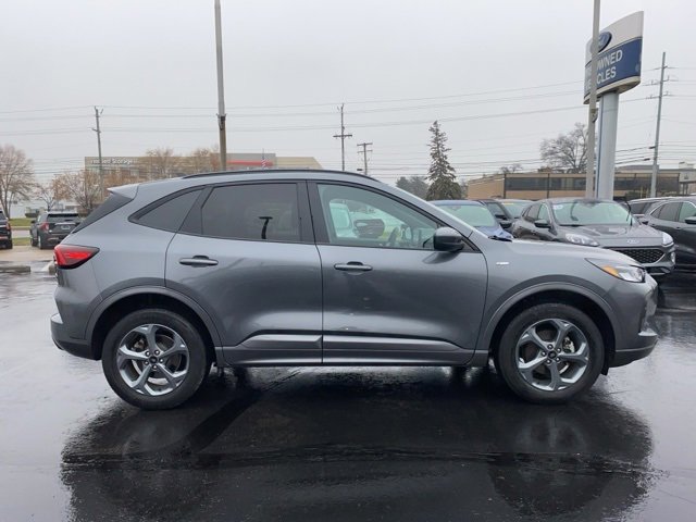 Certified 2023 Ford Escape ST-Line Select w/ Tech Pack #2 image 4
