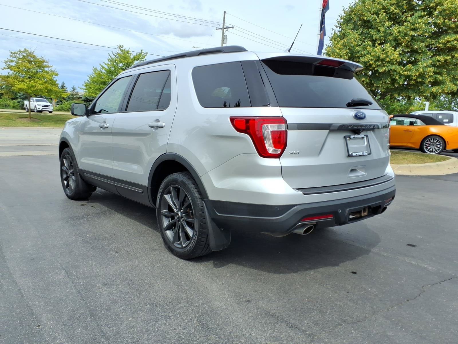 Certified 2018 Ford Explorer XLT w/ Equipment Group 202A AWD/4WD image 7