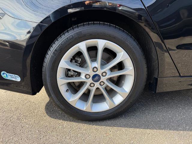 Certified 2019 Ford Fusion Energi Titanium image 9
