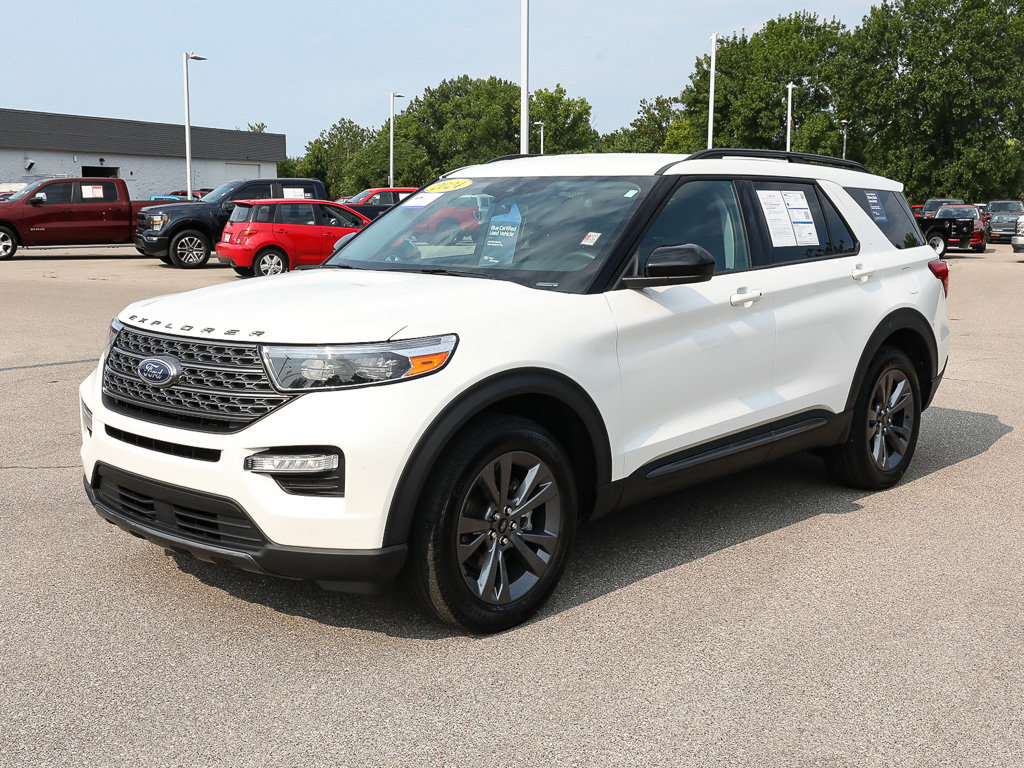 Certified 2024 Ford Explorer XLT w/ Equipment Group 202A