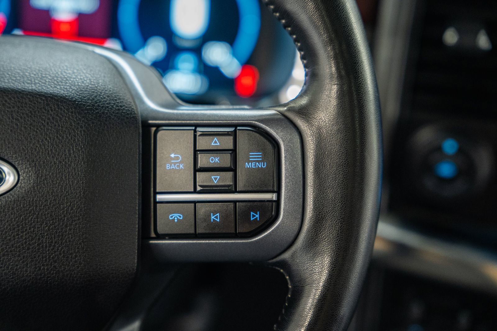 Certified 2023 Ford F150 Lariat w/ Equipment Group 502A High image 38