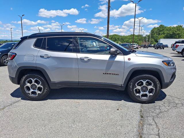 Used 2022 Jeep Compass Trailhawk w/ Sun and Sound Group AWD/4WD image 7