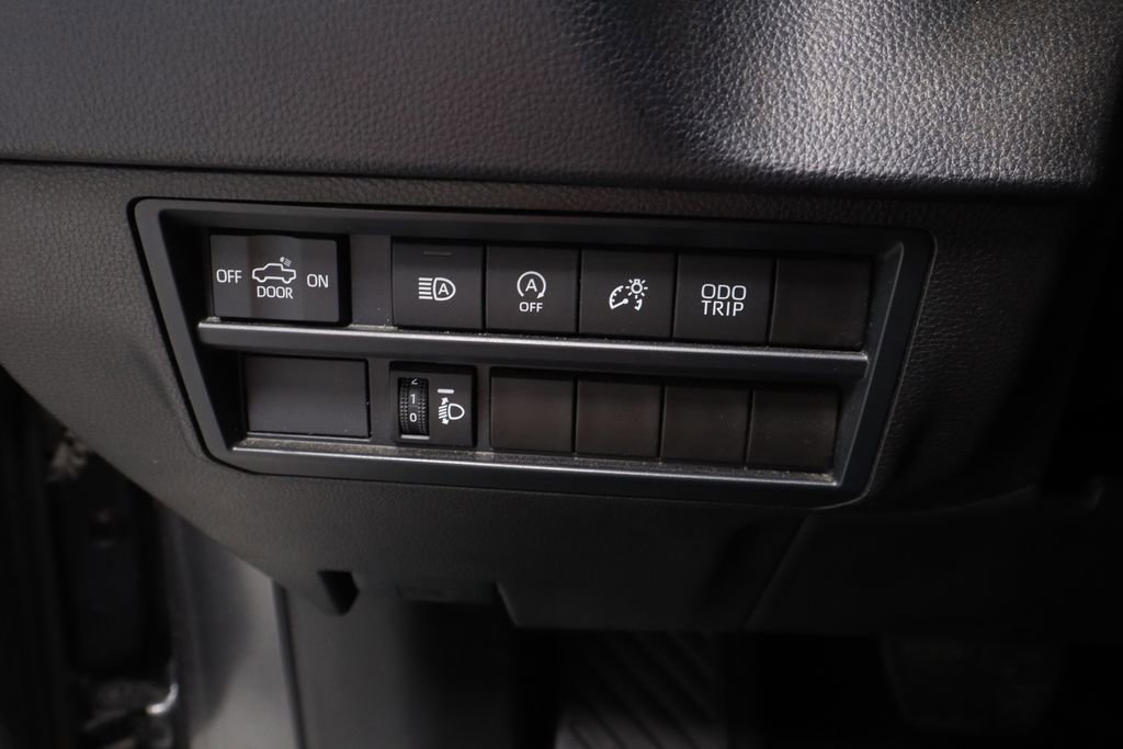 Used 2025 Toyota Tundra SR5 AWD/4WD image 27