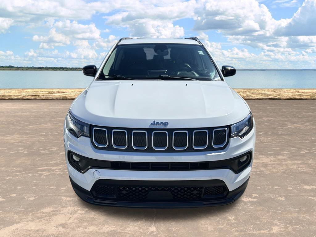 Used 2022 Jeep Compass Latitude FWD image 2