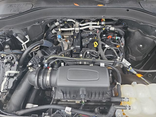 Certified 2024 Ford Explorer XLT w/ Equipment Group 202A RWD image 33