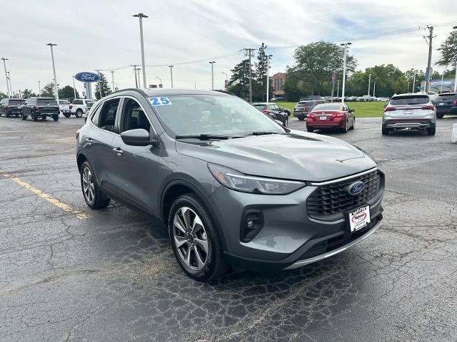 Certified 2025 Ford Escape Platinum AWD/4WD image 10