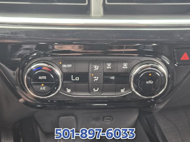 Used 2025 Chevrolet Trax RS w/ Sunroof Package FWD image 23