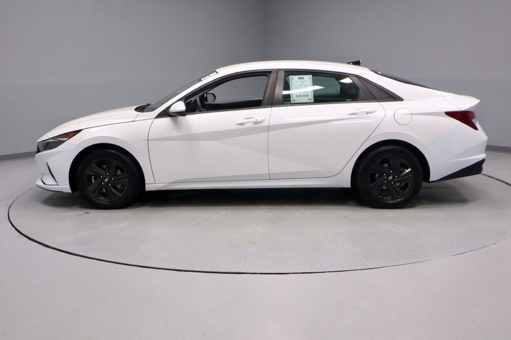 Used 2022 Hyundai Elantra SEL FWD image 6