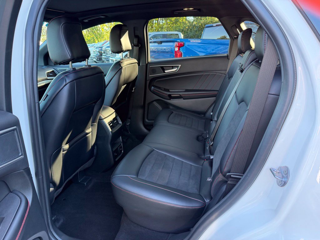 Certified 2024 Ford Edge ST-Line AWD/4WD image 19