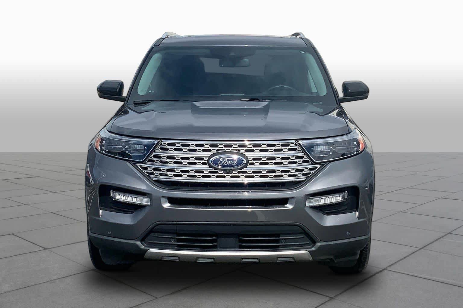 Certified 2022 Ford Explorer Limited w/ Equipment Group 301A RWD image 4