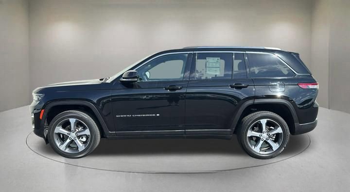 Used 2023 Jeep Grand Cherokee Limited AWD/4WD image 5
