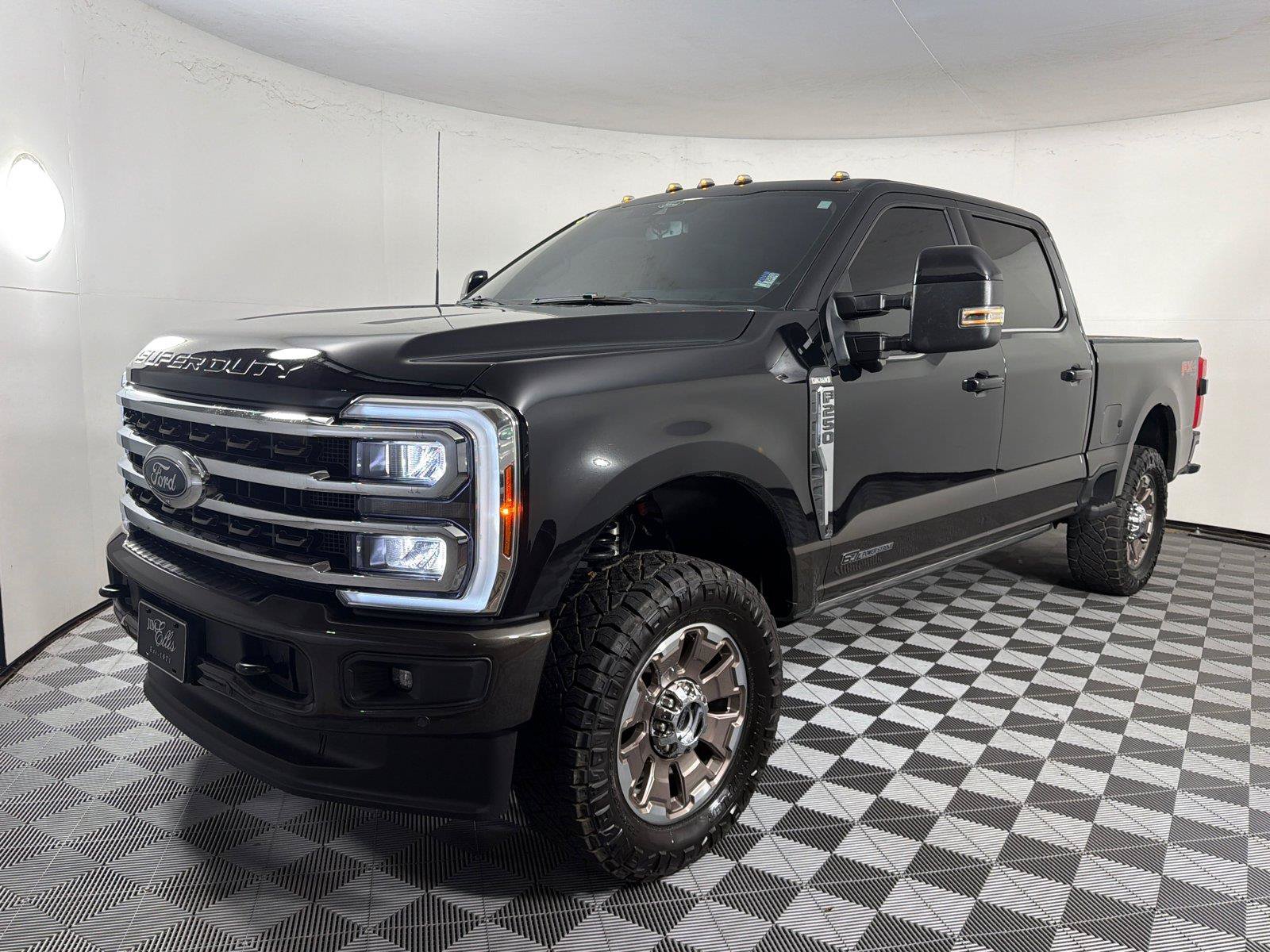 Certified 2025 Ford F250 King Ranch AWD/4WD image 3