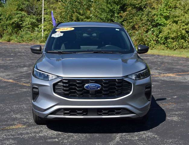 Certified 2023 Ford Escape ST-Line w/ Tech Pack #1 AWD/4WD image 6