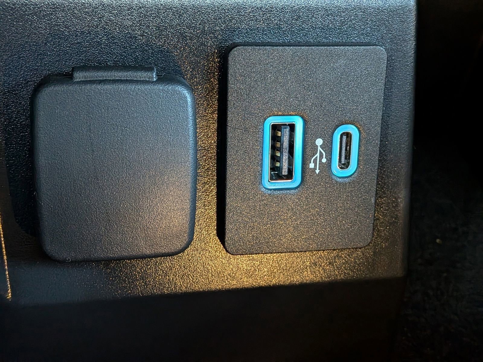 Certified 2023 Ford Explorer ST-Line w/ Class IV Trailer Tow Package image 27