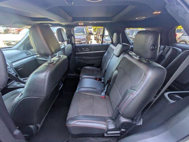 Certified 2018 Ford Explorer XLT w/ Equipment Group 202A AWD/4WD image 31
