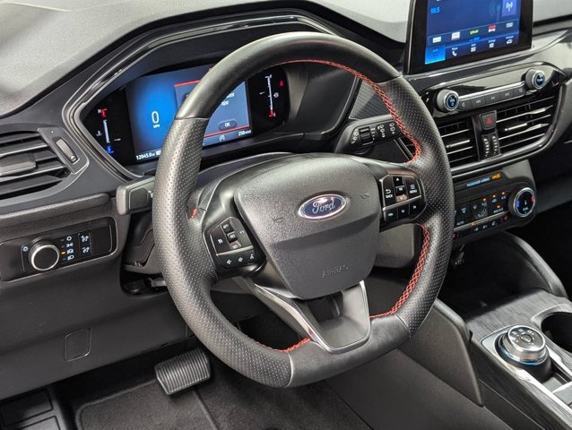 Certified 2025 Ford Escape ST-Line w/ Cold Weather Package FWD image 8