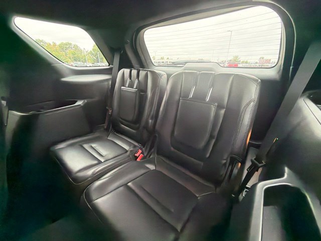 Certified 2018 Ford Explorer XLT w/ Equipment Group 202A FWD image 15
