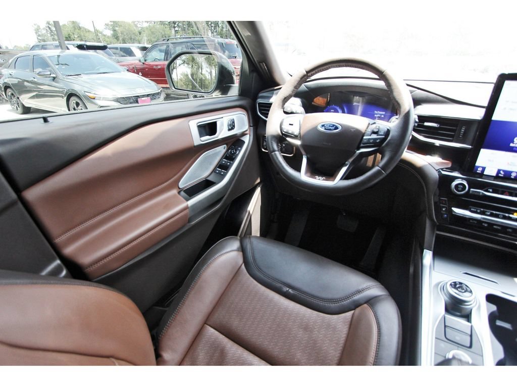 Certified 2023 Ford Explorer King Ranch w/ Technology Package AWD/4WD image 12