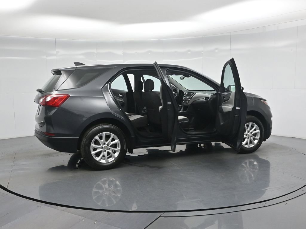 Used 2019 Chevrolet Equinox LS AWD/4WD image 4