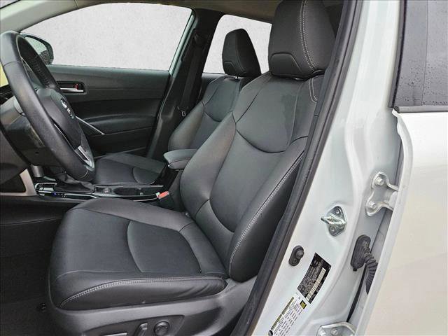 Used 2023 Toyota Corolla Cross XLE w/ Convenience Package FWD image 14