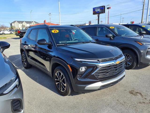 Used 2025 Chevrolet TrailBlazer LT image 4