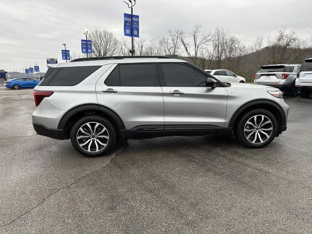 Certified 2024 Ford Explorer ST-Line w/ Class IV Trailer Tow Package image 3