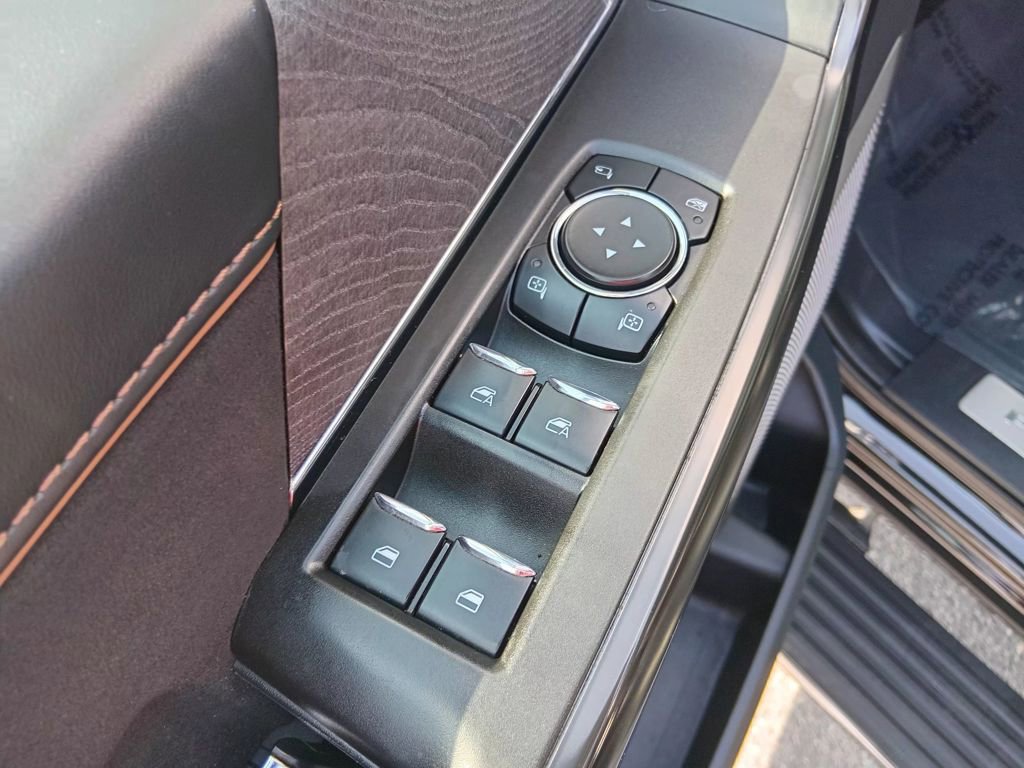 Certified 2022 Ford F150 Platinum w/ Equipment Group 701A High image 28