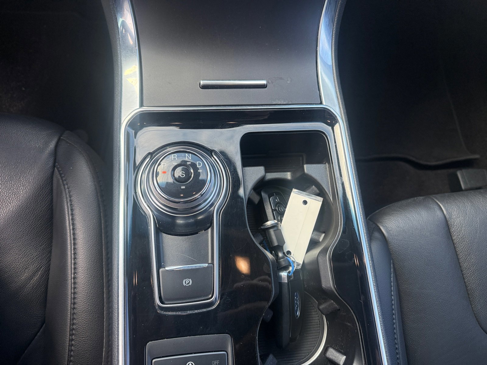 Certified 2020 Ford Edge Titanium image 25