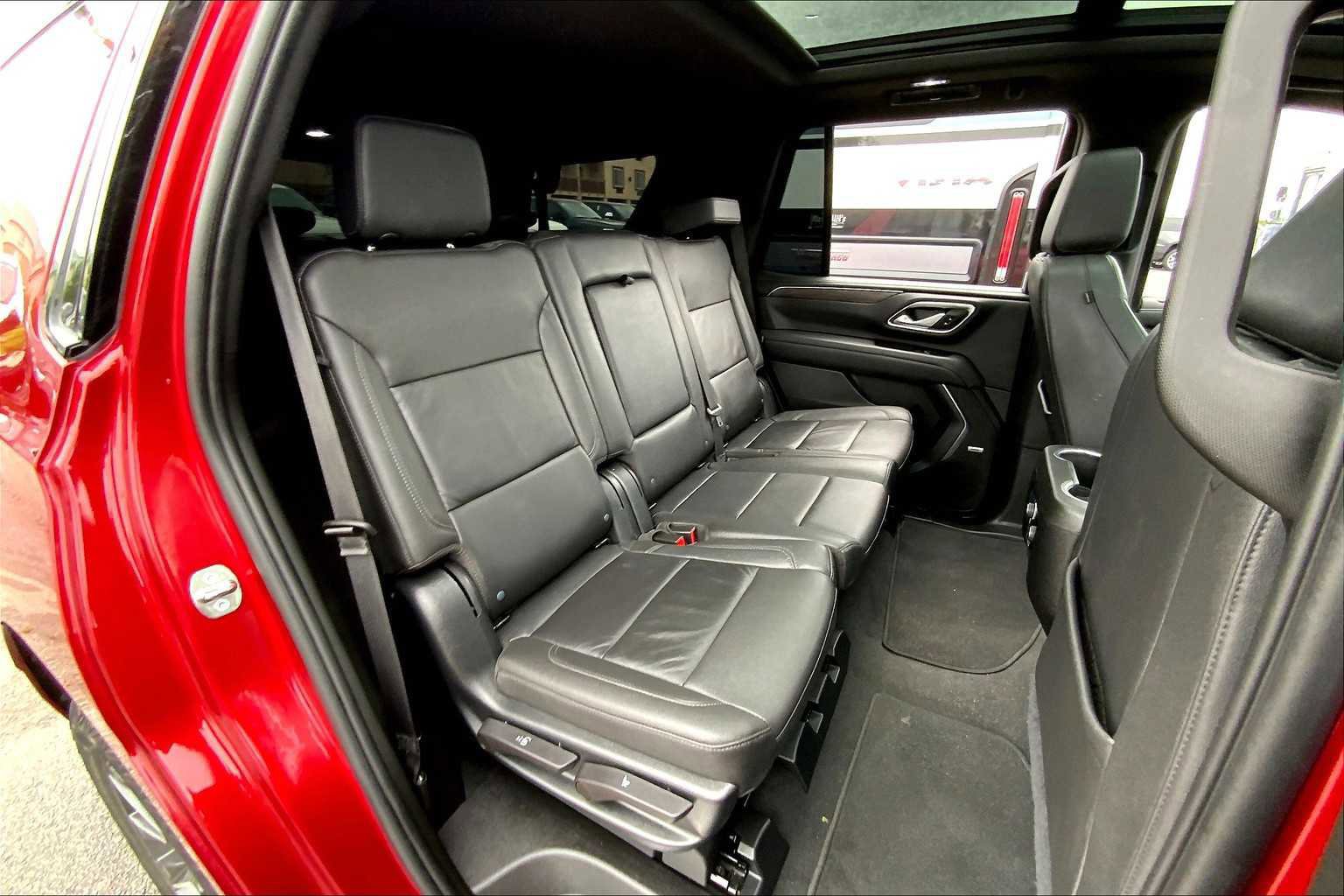 Used 2023 Chevrolet Tahoe Z71 w/ Luxury Package image 17