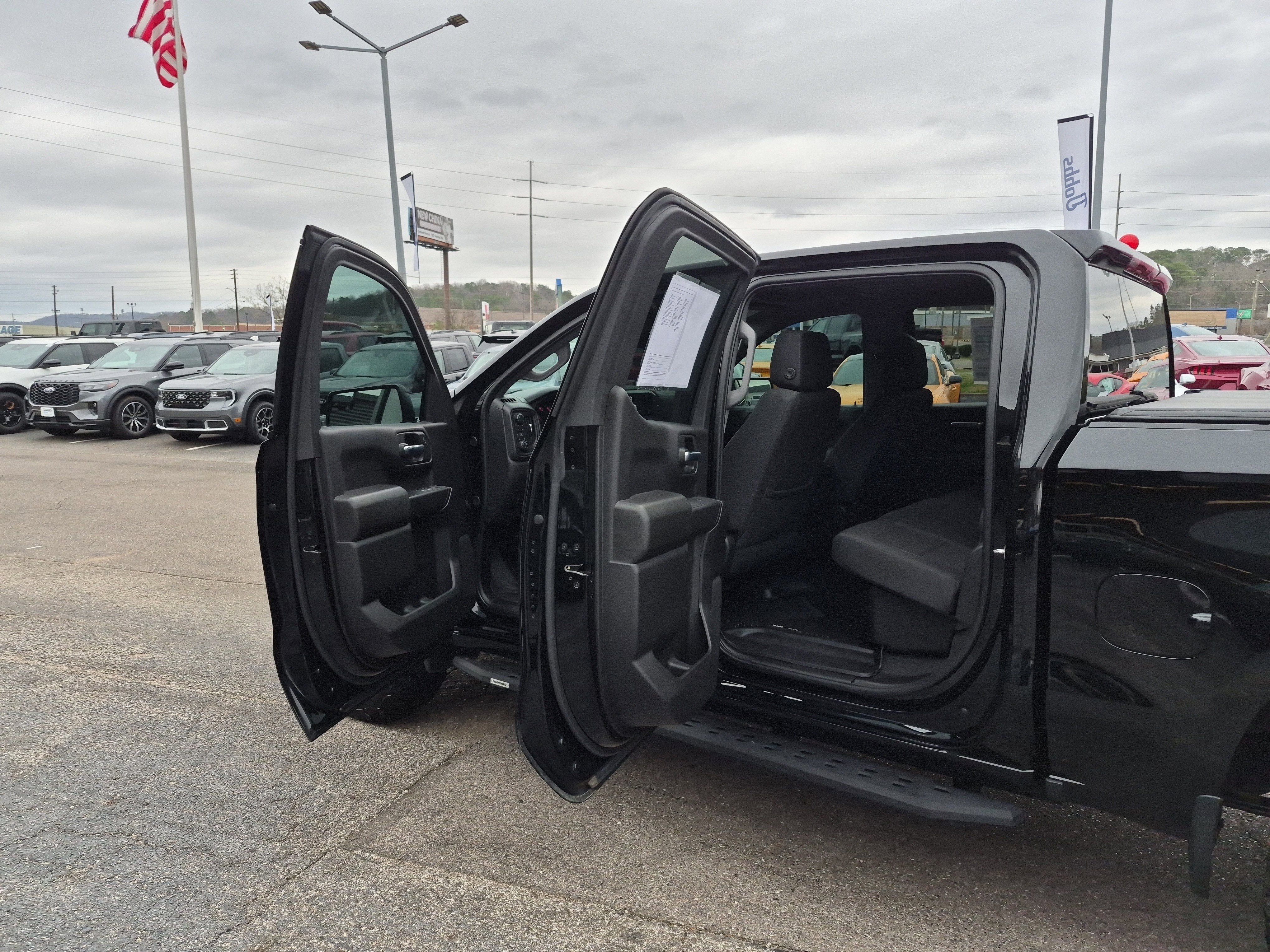 Used 2024 Chevrolet Silverado 1500 Custom Trail Boss w/ LPO, Dark Essentials Package image 19