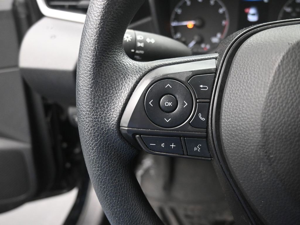 Used 2024 Toyota Corolla LE image 6