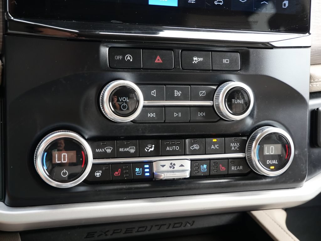 Certified 2024 Ford Expedition Max Limited AWD/4WD image 38