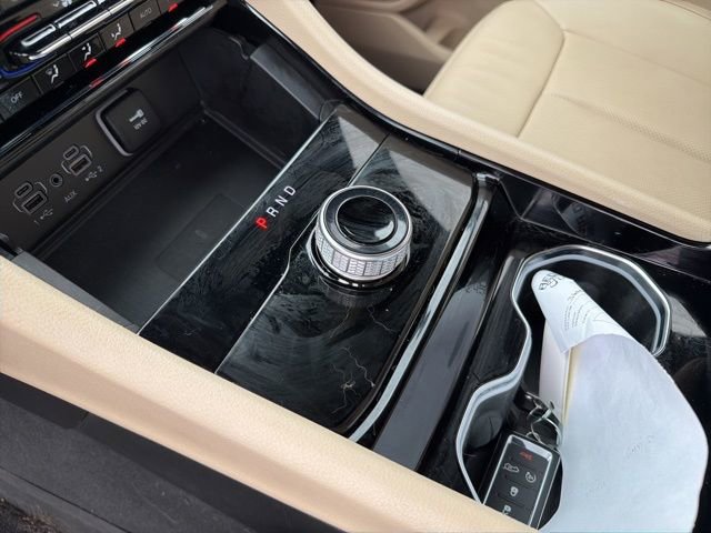 Used 2023 Jeep Grand Cherokee L Limited w/ Luxury Tech Group II image 9