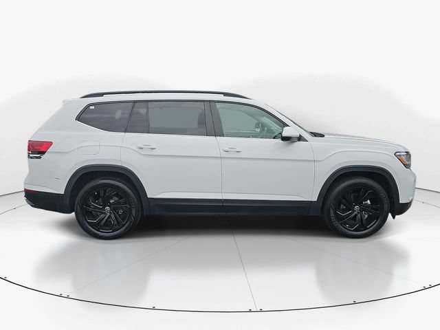 Used 2022 Volkswagen Atlas SE w/ Black Wheel Package FWD image 3