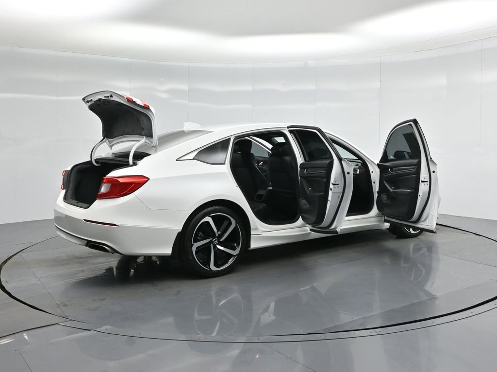 Used 2018 Honda Accord Sport image 5