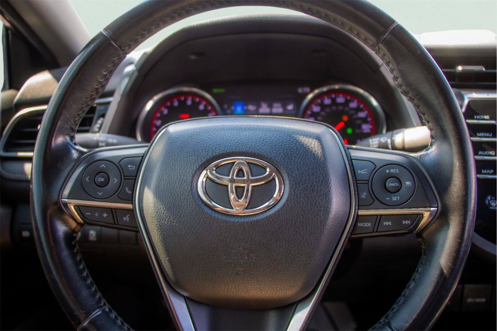 Used 2019 Toyota Camry XSE FWD image 9