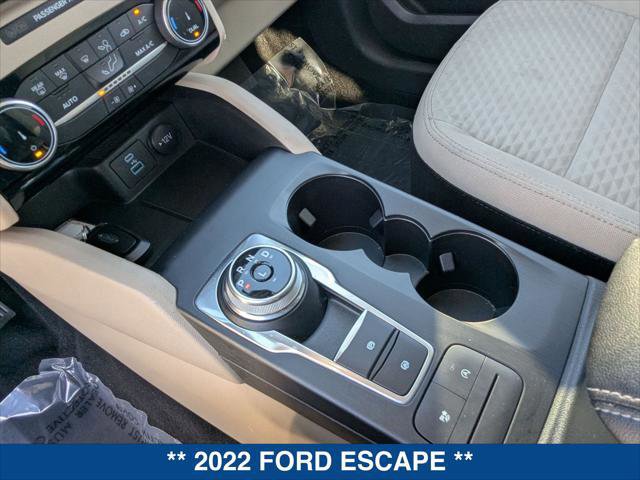 Certified 2022 Ford Escape SE w/ SE Sport Appearance Package image 18
