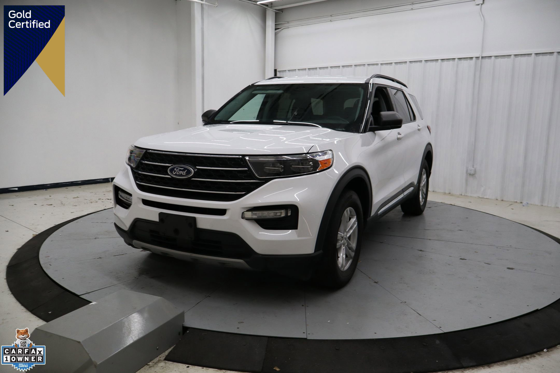 Certified 2024 Ford Explorer XLT w/ Equipment Group 202A image 1