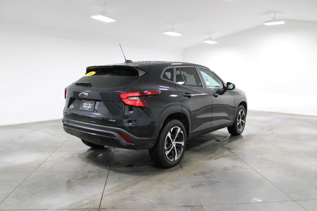Used 2024 Chevrolet Trax RS w/ Driver Confidence Package image 5