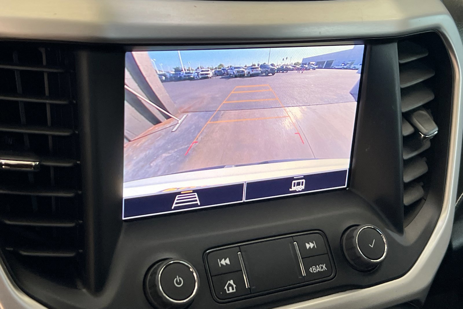 Used 2023 GMC Acadia SLE w/ Driver Convenience Package image 22