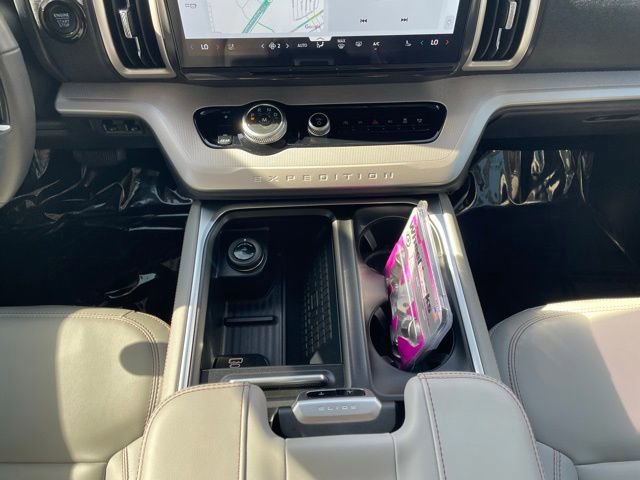 Certified 2025 Ford Expedition Active image 13