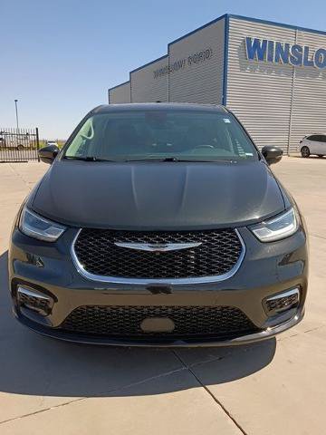 Used 2023 Chrysler Pacifica Touring-L FWD image 1