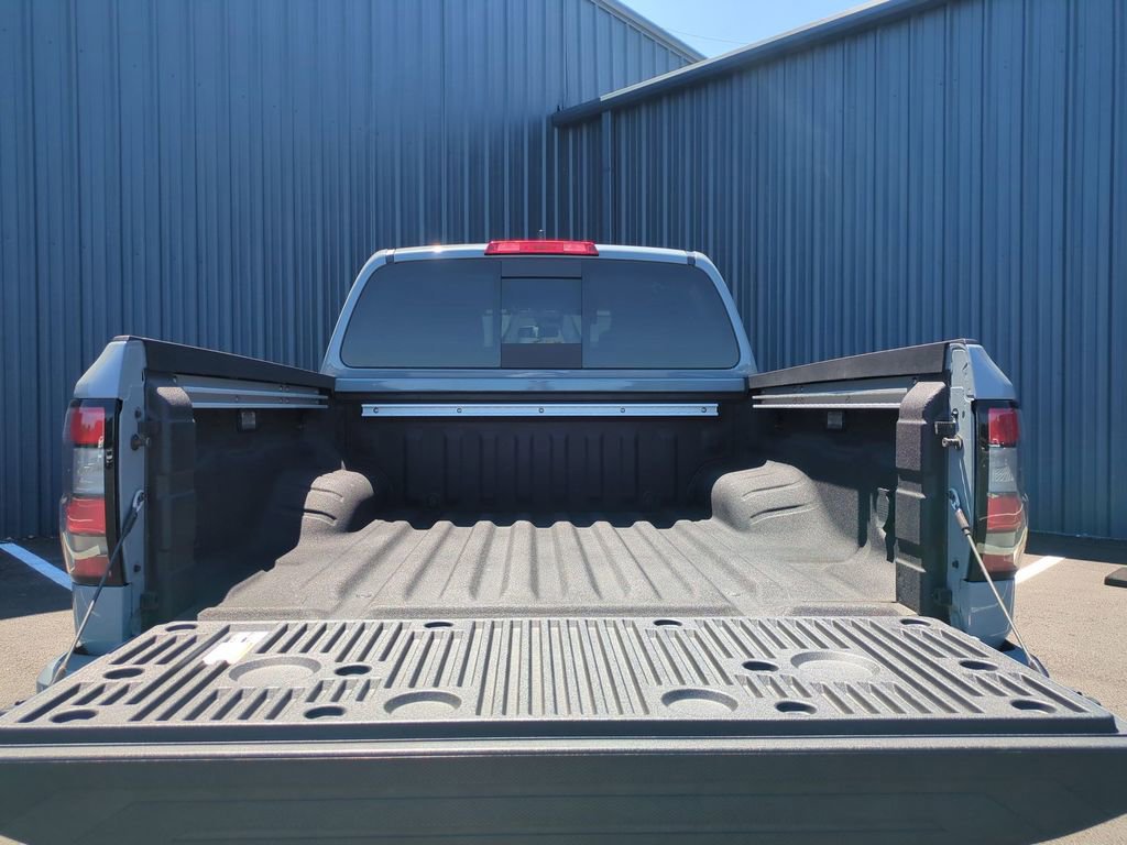 Used 2024 Nissan Frontier Pro-X w/ Pro Convenience Package RWD image 8