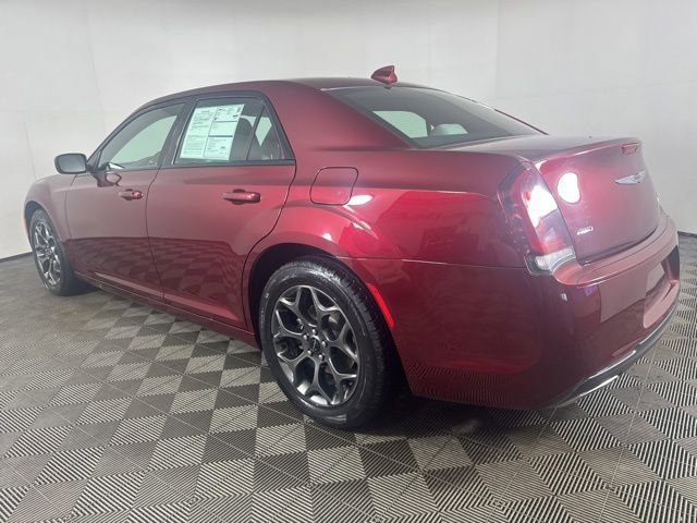 Used 2018 Chrysler 300 S image 3