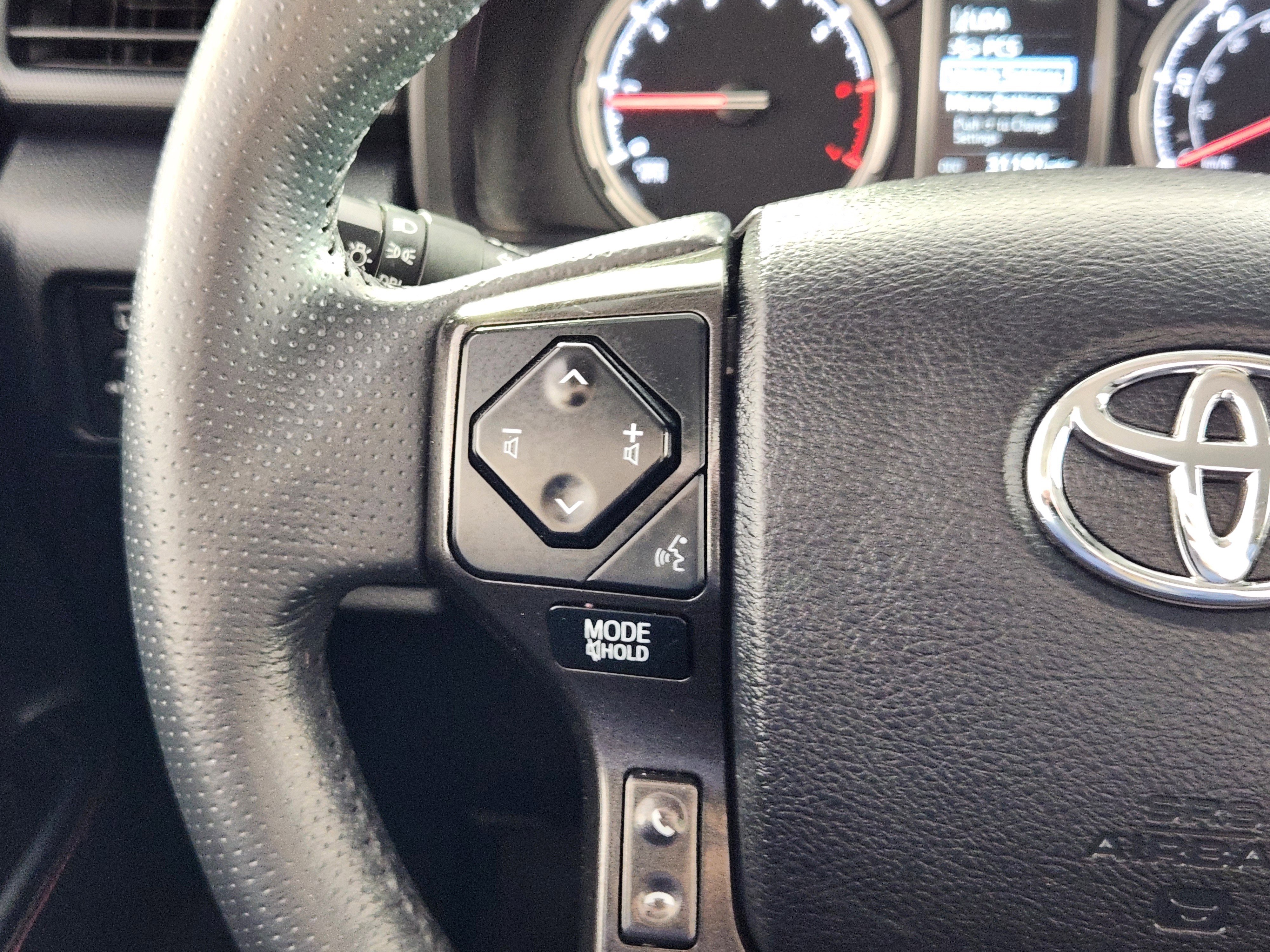 Used 2022 Toyota 4Runner TRD Off-Road image 18