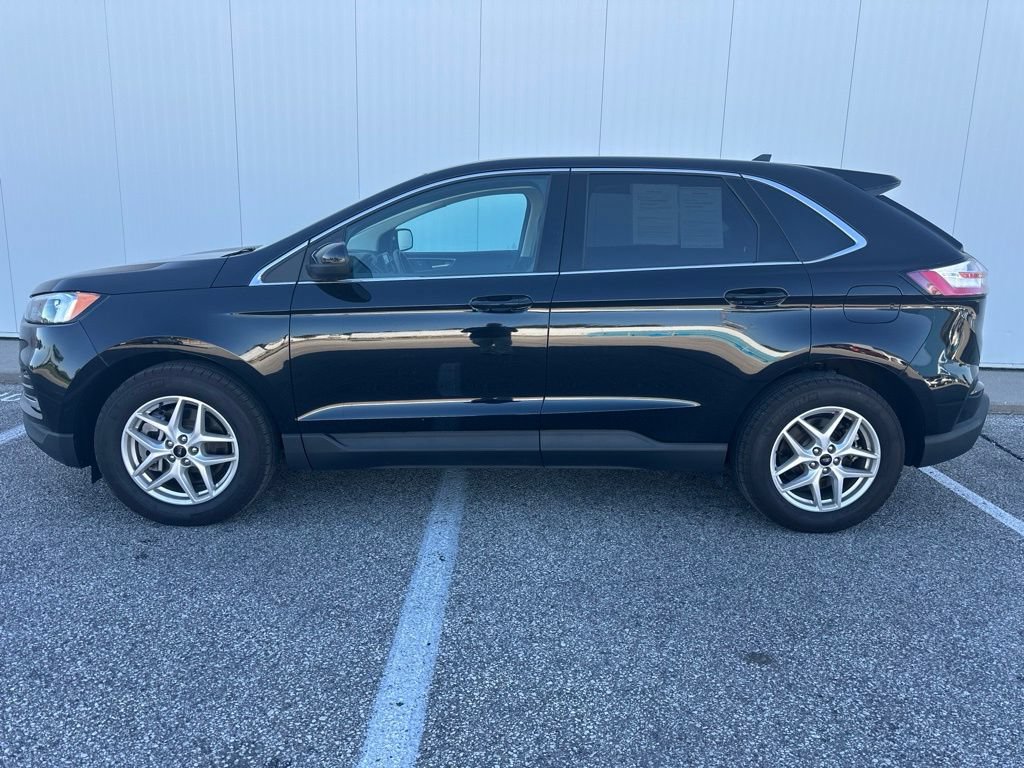 Certified 2024 Ford Edge SEL w/ Convenience Package AWD/4WD image 3