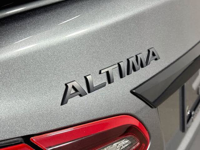 Used 2018 Nissan Altima 2.5 SR w/ SR Midnight Edition FWD image 7