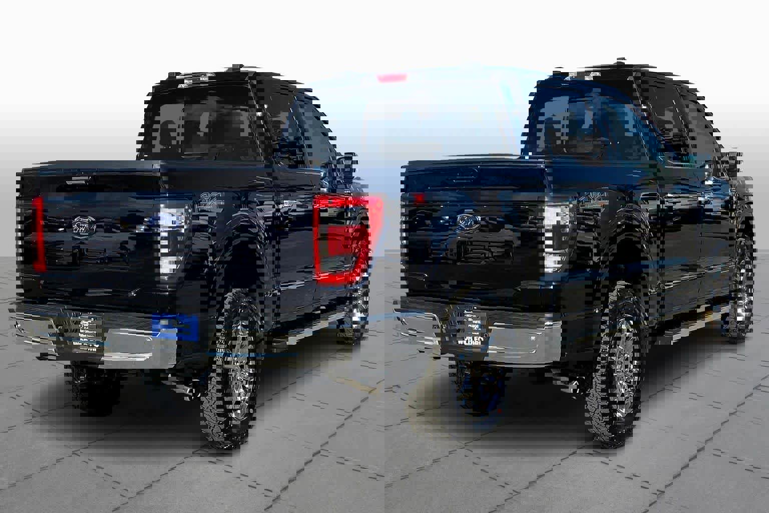 Certified 2022 Ford F150 Lariat w/ Equipment Group 502A High image 3