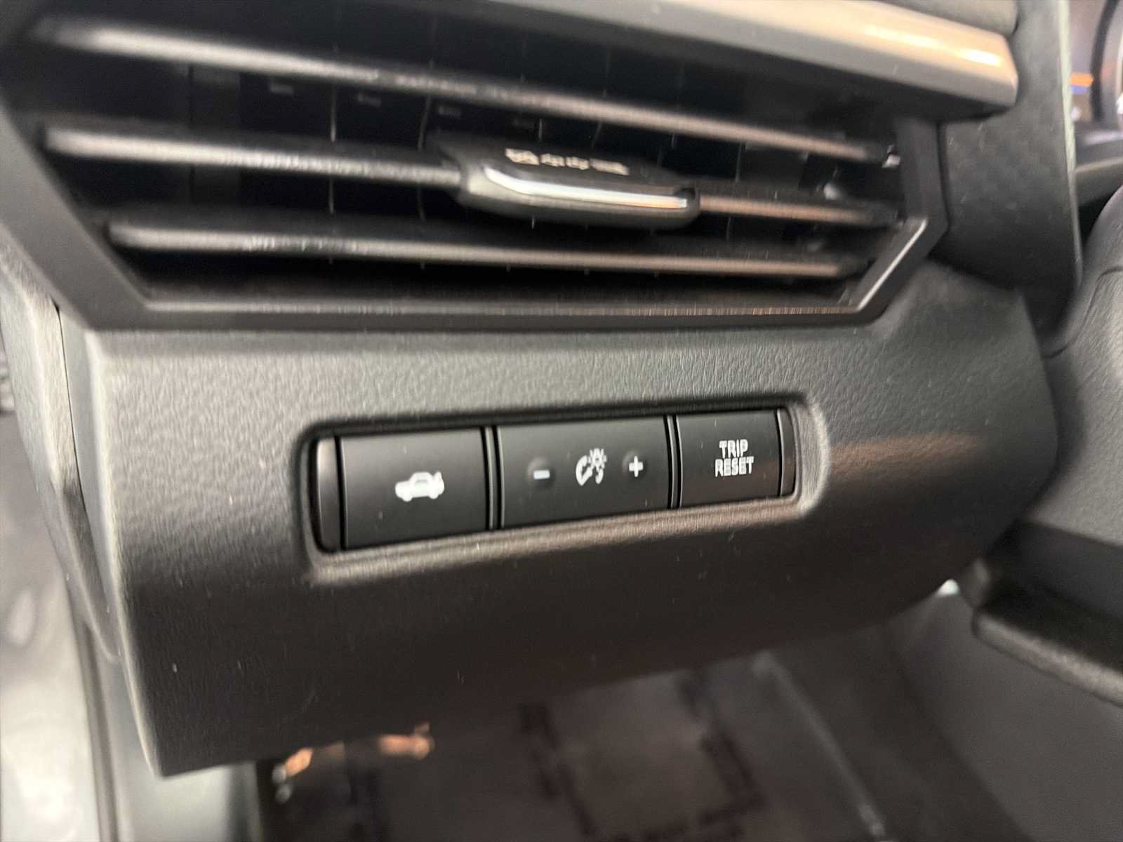 Used 2022 Nissan Altima 2.5 SR FWD image 32